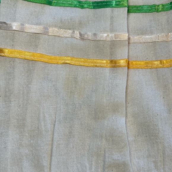 VINTAGE EMBROIDERED TODDLER DRESS 2T - Picture 4 of 7